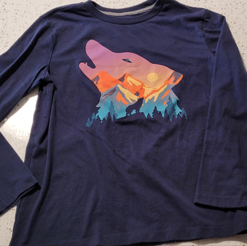 Long-sleeved Old Navy Tee